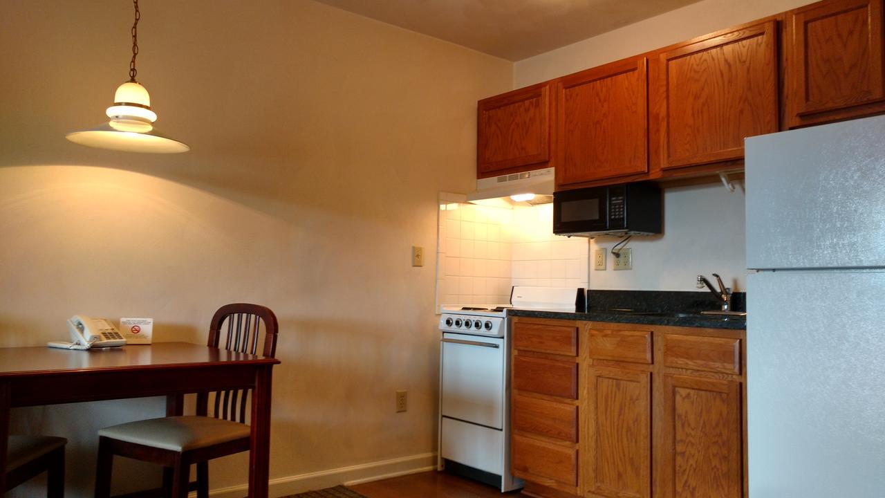 Affordable Suites ชาร์ลอตต์สวิลล์ ภายนอก รูปภาพ