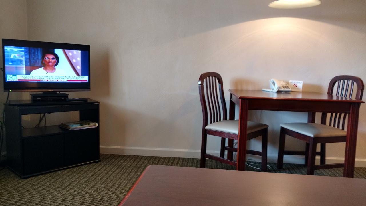 Affordable Suites ชาร์ลอตต์สวิลล์ ภายนอก รูปภาพ