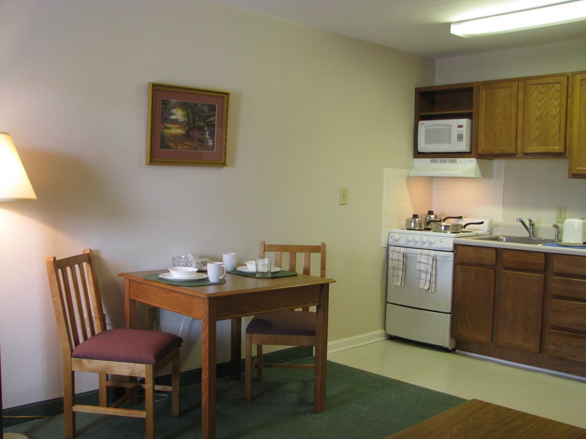Affordable Suites ชาร์ลอตต์สวิลล์ ภายนอก รูปภาพ