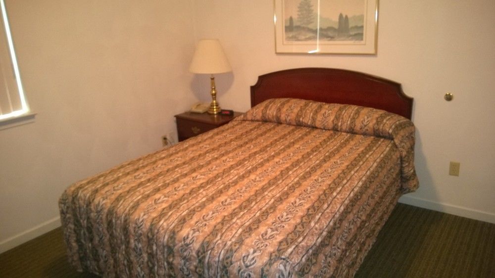 Affordable Suites ชาร์ลอตต์สวิลล์ ภายนอก รูปภาพ